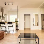 Cozy And Fully Equiped At Ku'damm Apartman *