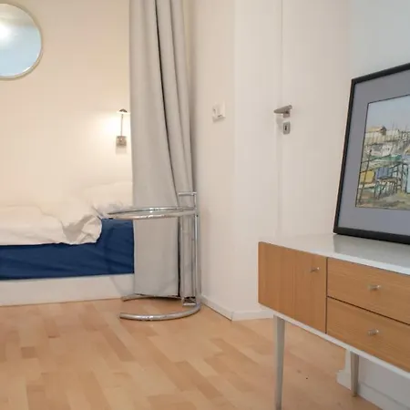 Cozy And Fully Equiped At Ku'damm