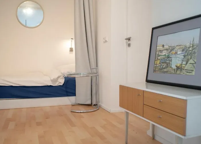 Cozy And Fully Equiped At Ku'damm